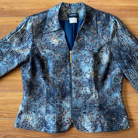 NueVa Fitted Blazer / Coat - Picture 7 of 10